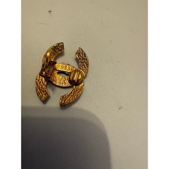 Chanel Basket Weave Clip On Earrings - Picture 5 of 5